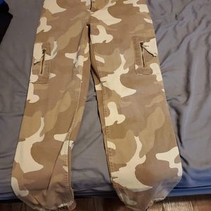 Womens  Hollister Camo Pants Size XS